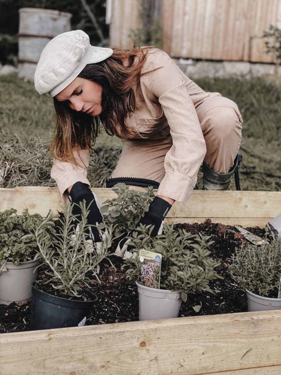 The Ultimate Guide To Gardening in a Raised Garden Bed - by Benson - Swedish Design